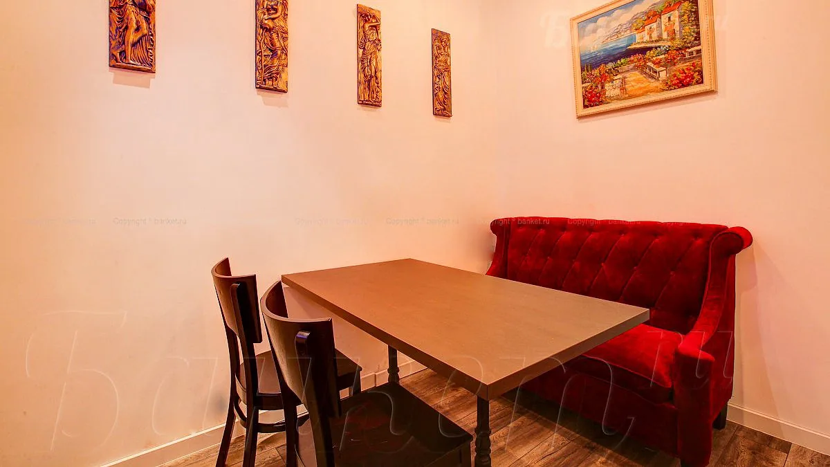 Вип зал — банкетный зал Ля кафе / Ля Кафе  Гриль и Пицца / Le Cafe Grill & Pizza, фото