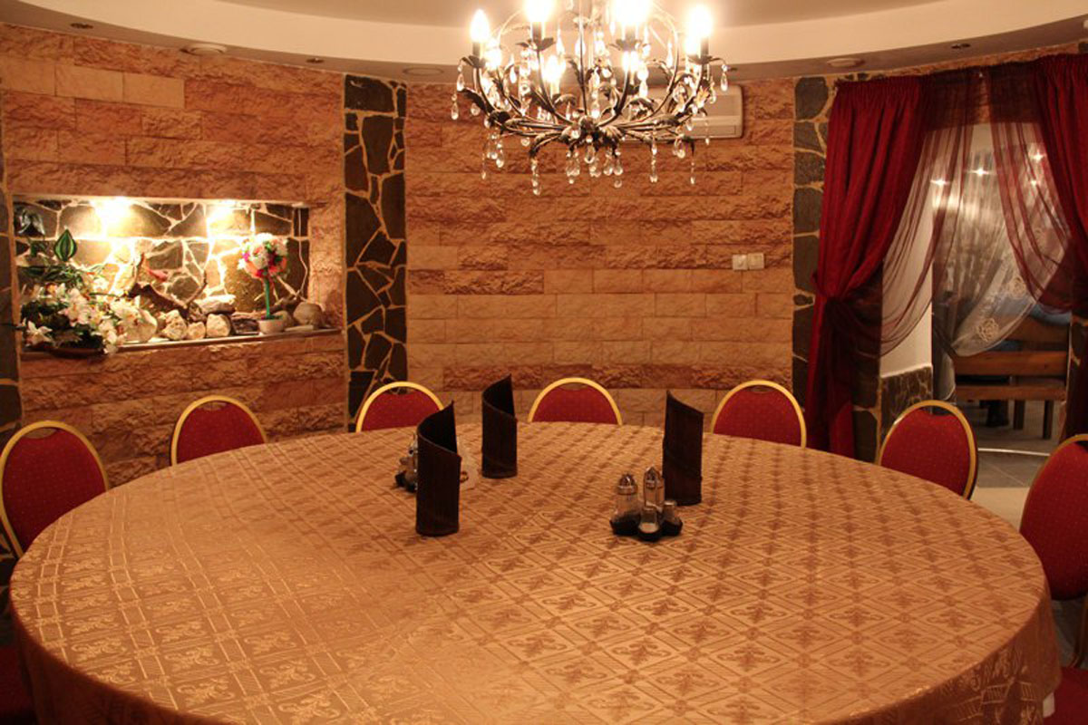 Основной зал — Берлога