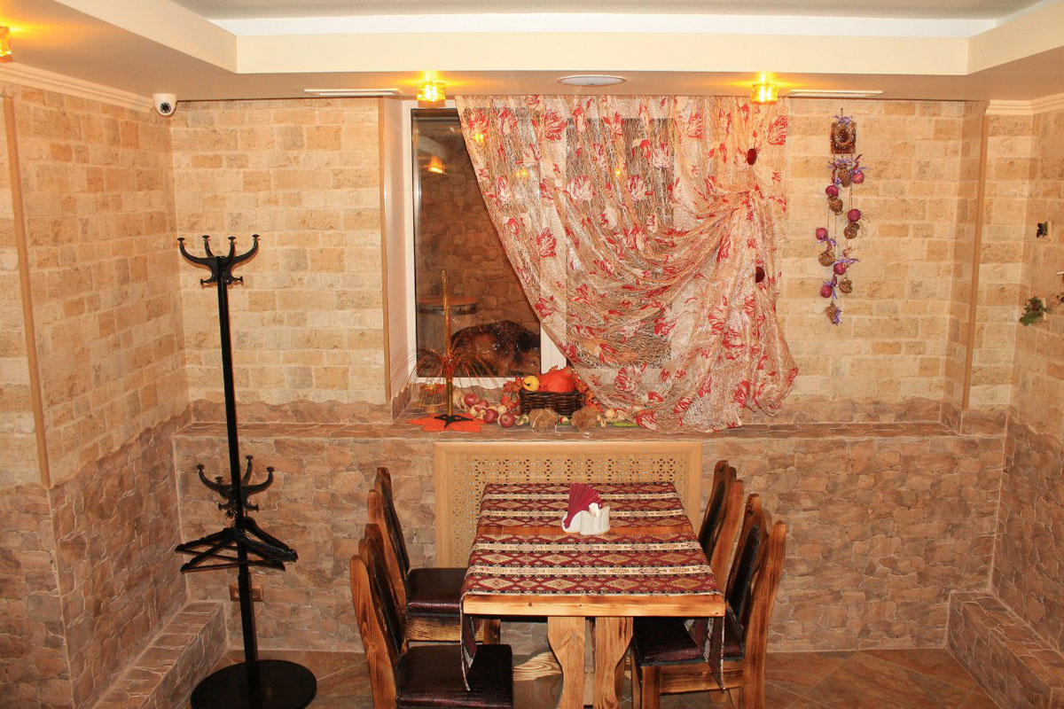 Основной зал — Кафе Погребок