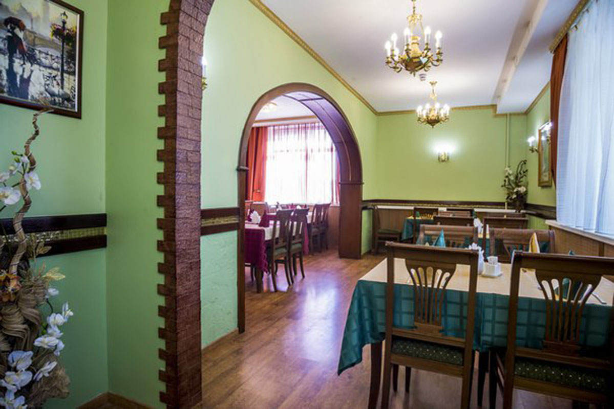 Основной зал — Кафе Октябрьское