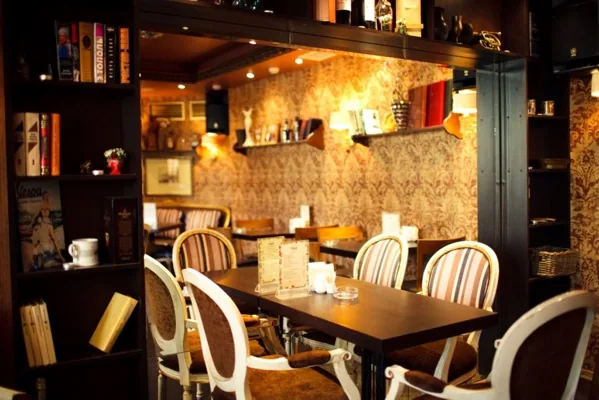 Основной зал