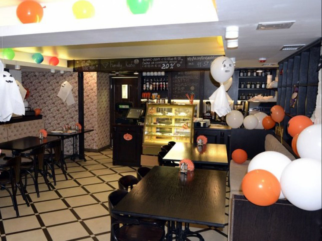 Основной зал — Семейное кафе Фемили кафе