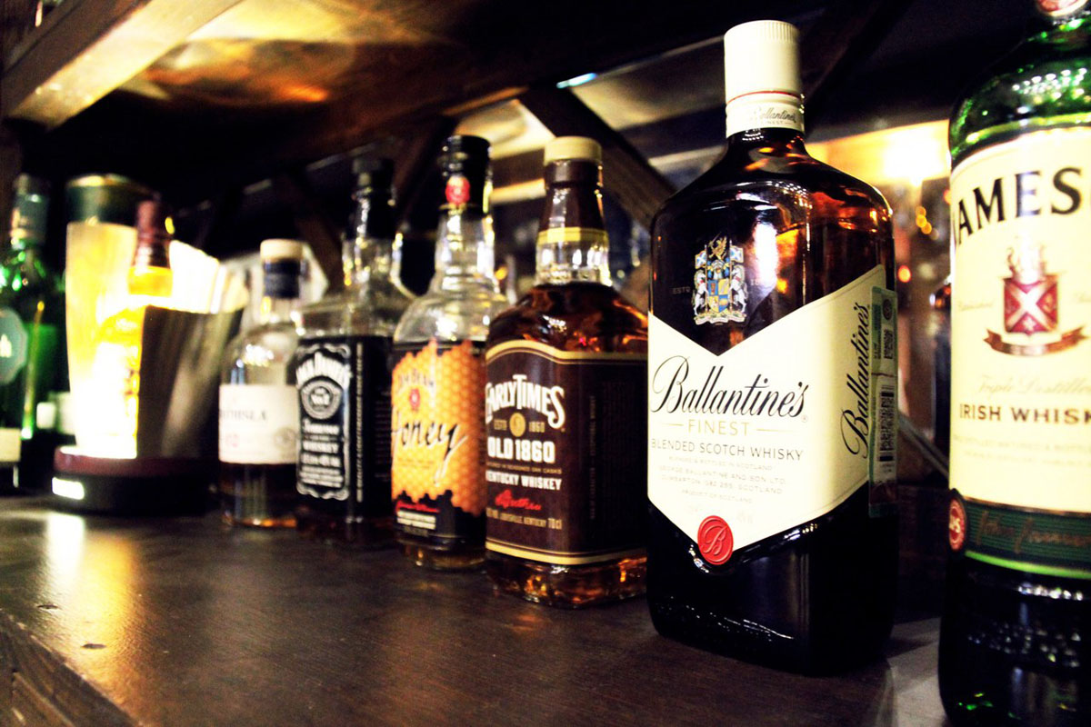 Основной зал — Ла Гротта