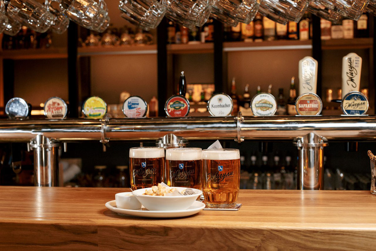 Основной зал — Бар Жигули