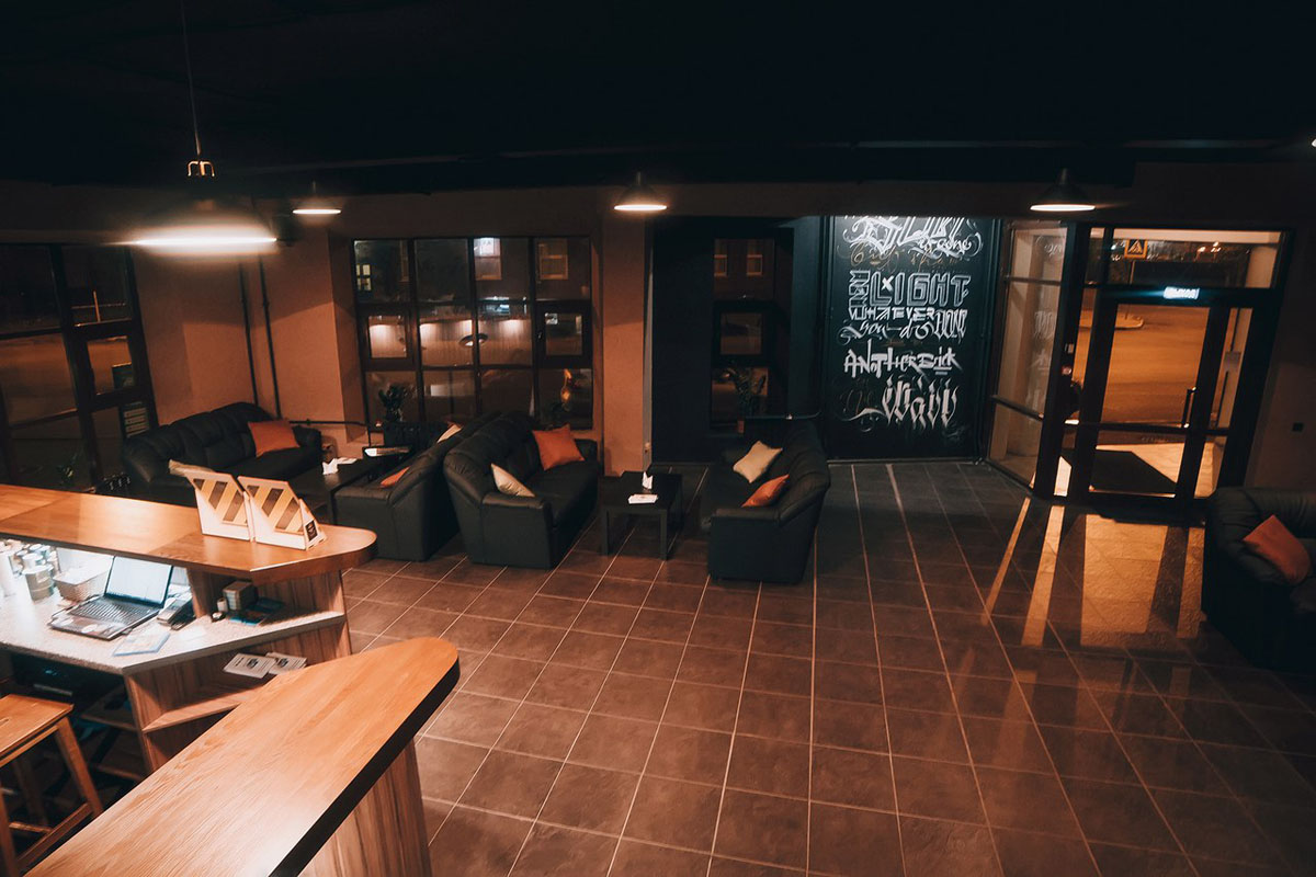 Основной зал — Heaven`s Door