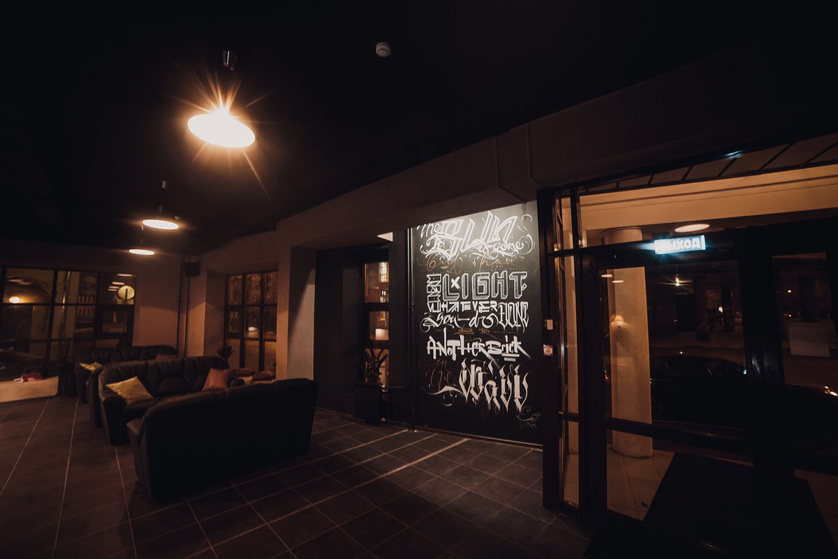 Основной зал — Heaven`s Door