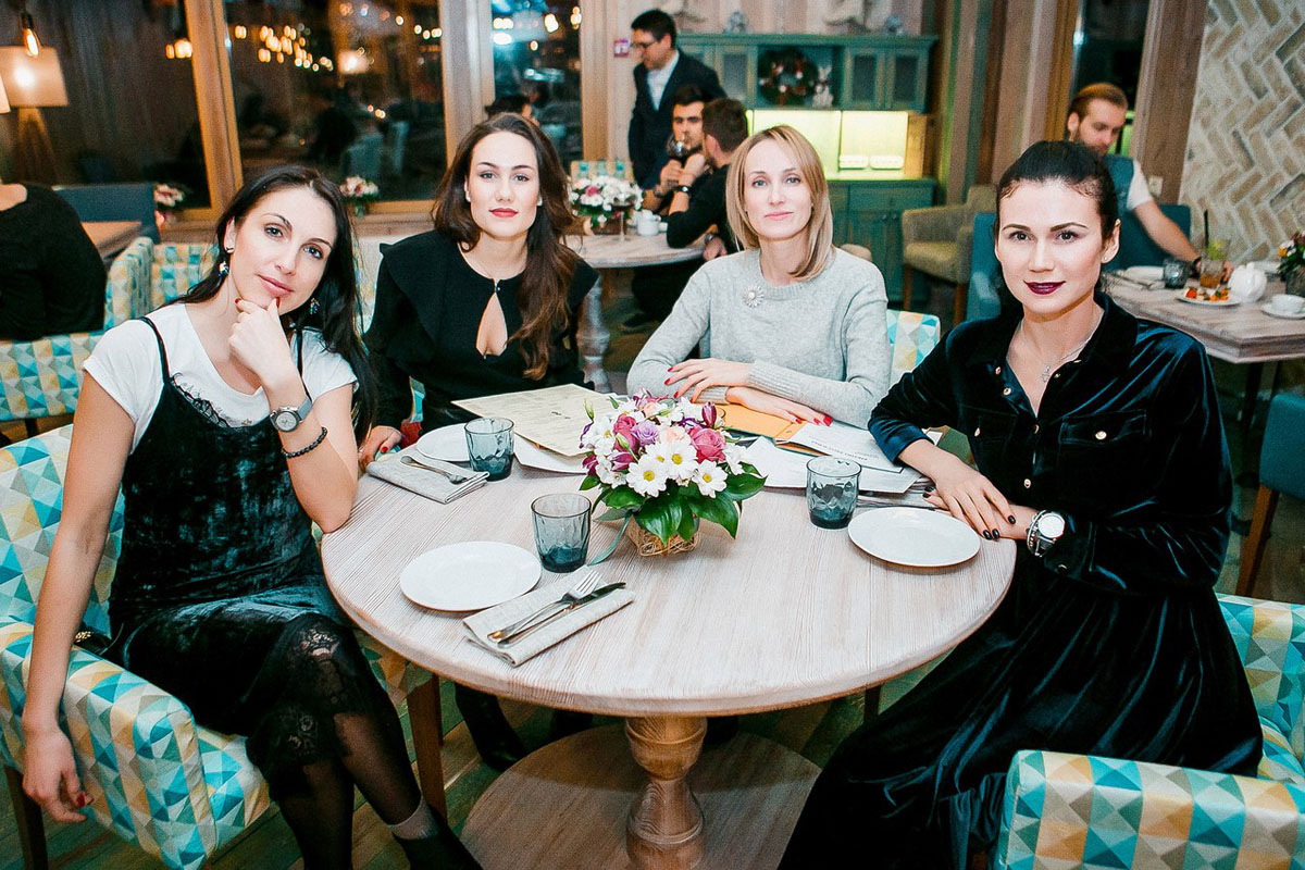 Основной зал — Москва