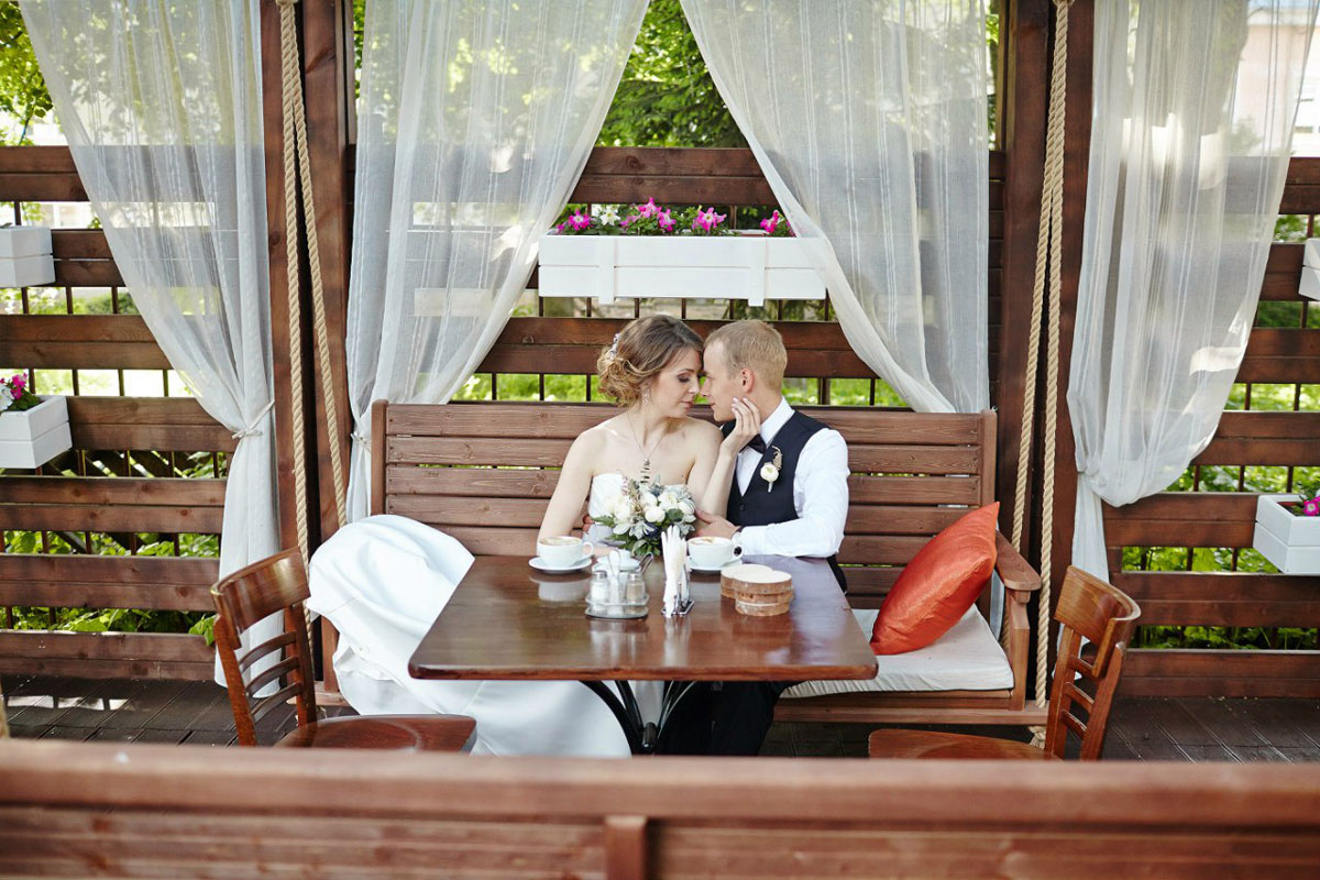 Основной зал — Параллели