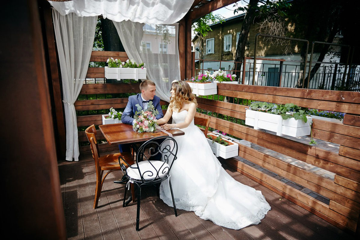 Основной зал — Параллели