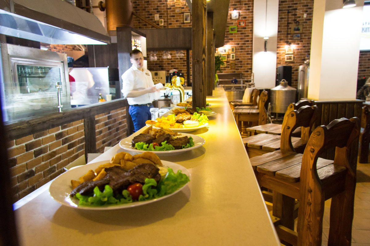 Основной зал — 7 пятниц