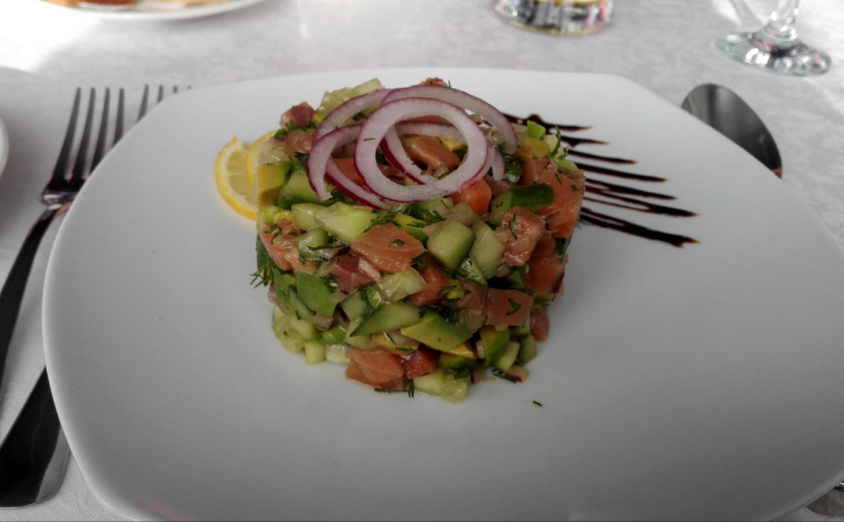 Основной зал — Волга