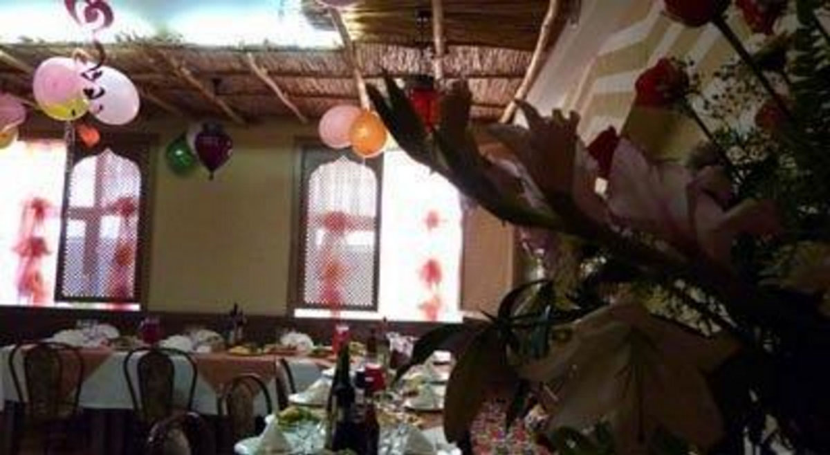 Основной зал — Соломенная крыша