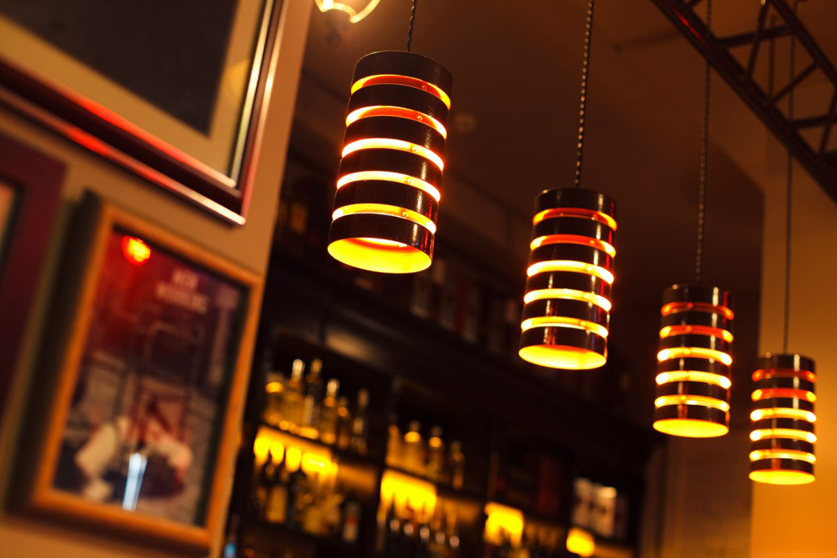 Основной зал — БУТ ЛЕГГЕР МЮЗИК БАР