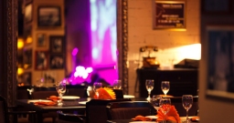 Основной зал — интерьер зала