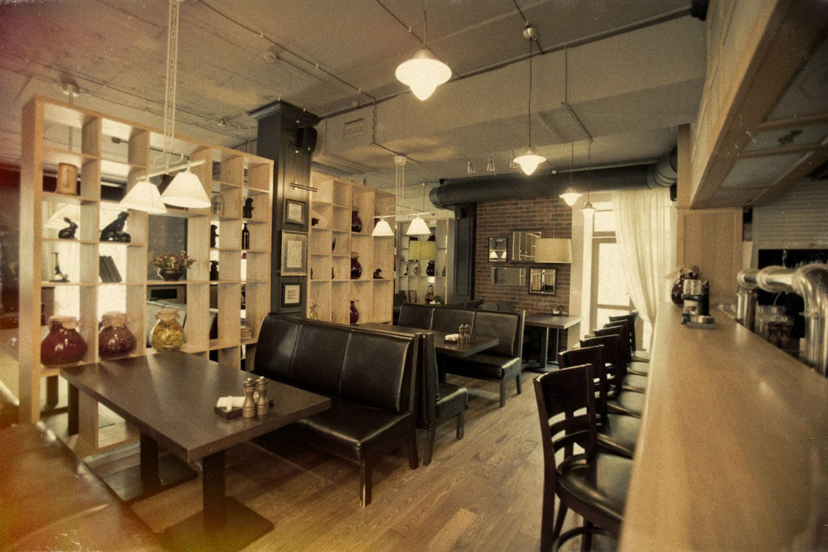 Основной зал — Ресторан-пивоварня Петр Петрович