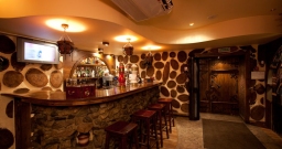 Основной зал