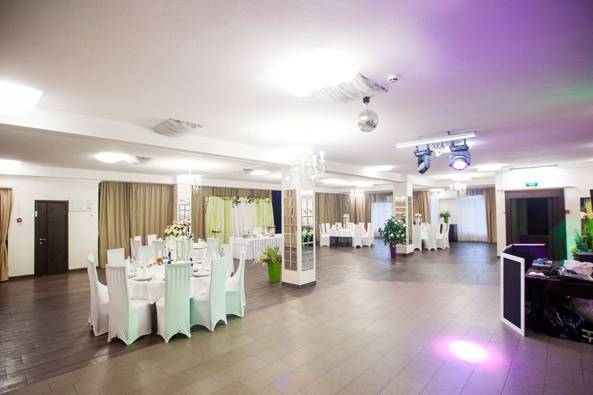 Большой банкетный зал — Шартрез