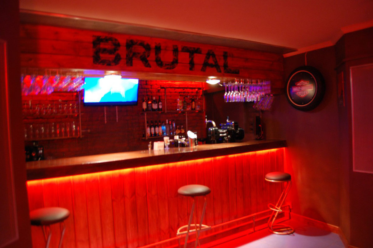 Основной зал — Брутал Бар