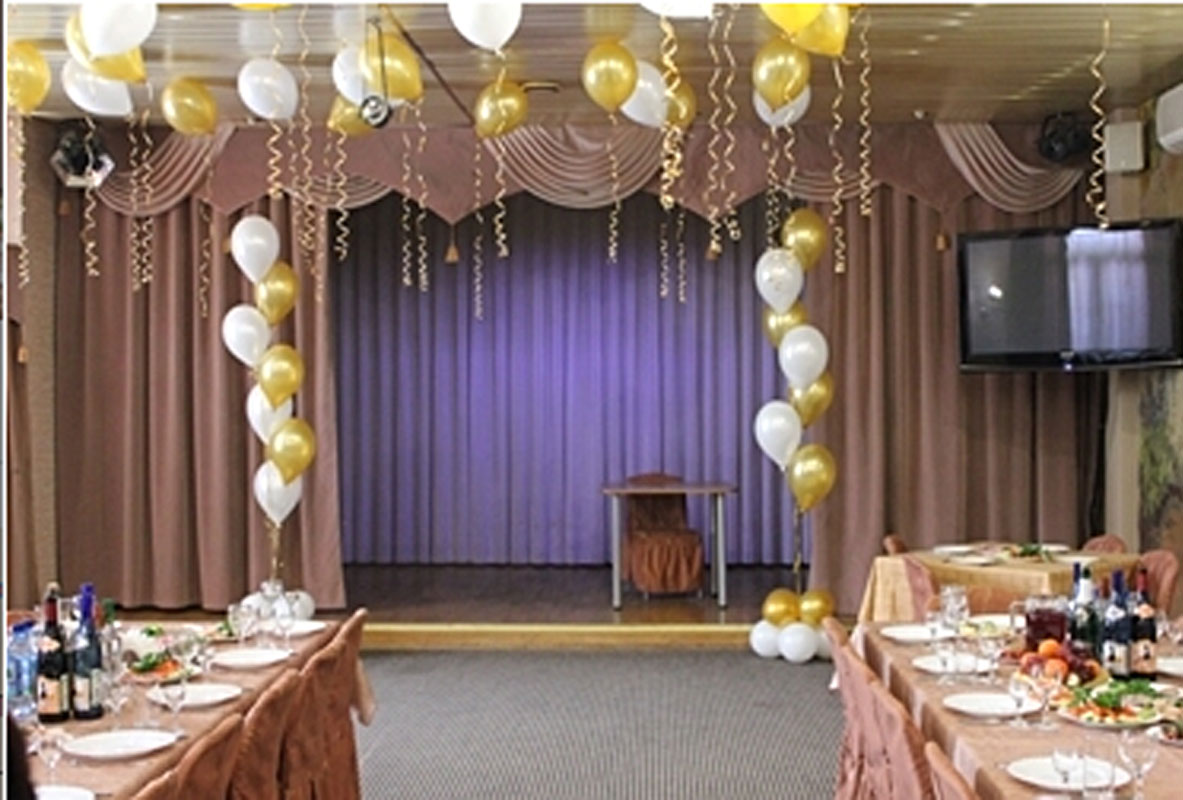 Основной зал — Кафе На набережной