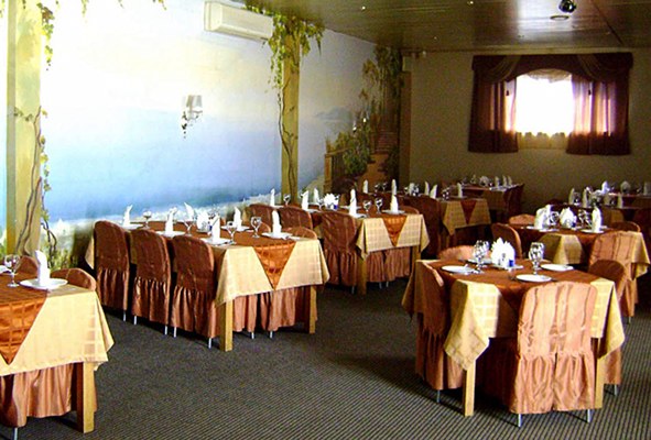 Кафе На набережной — банкетный зал