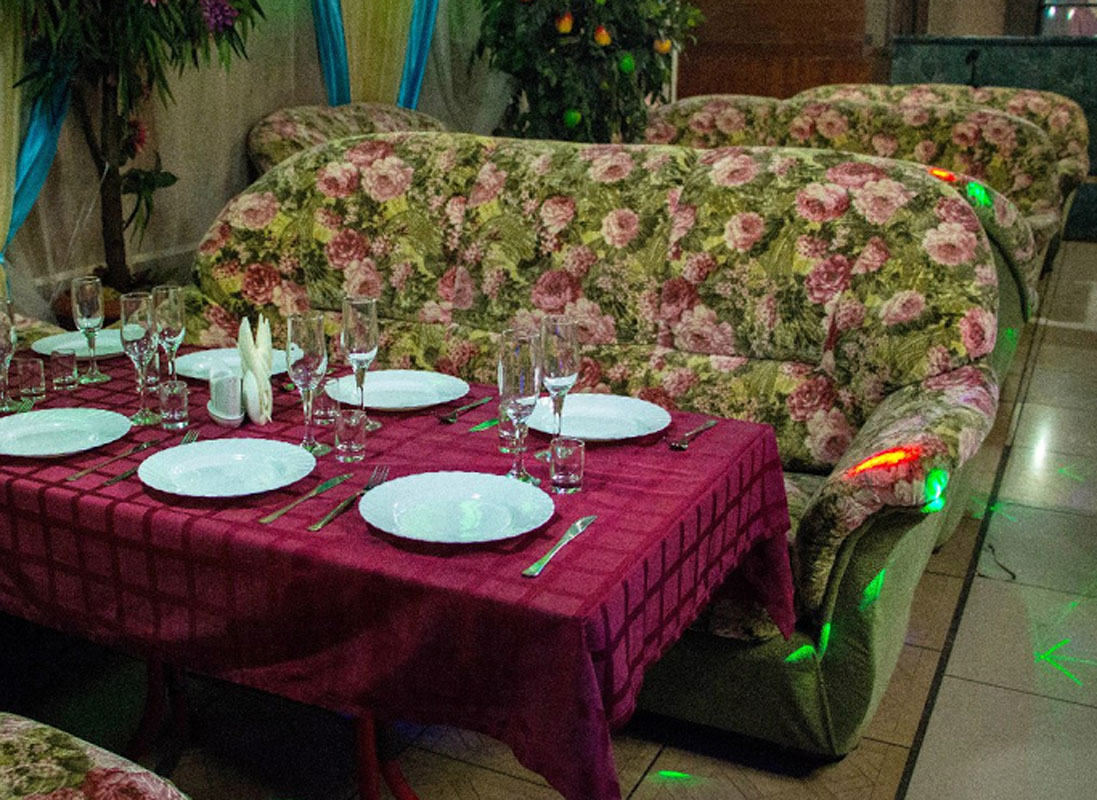 Зал на 100 человек — Ёлочка