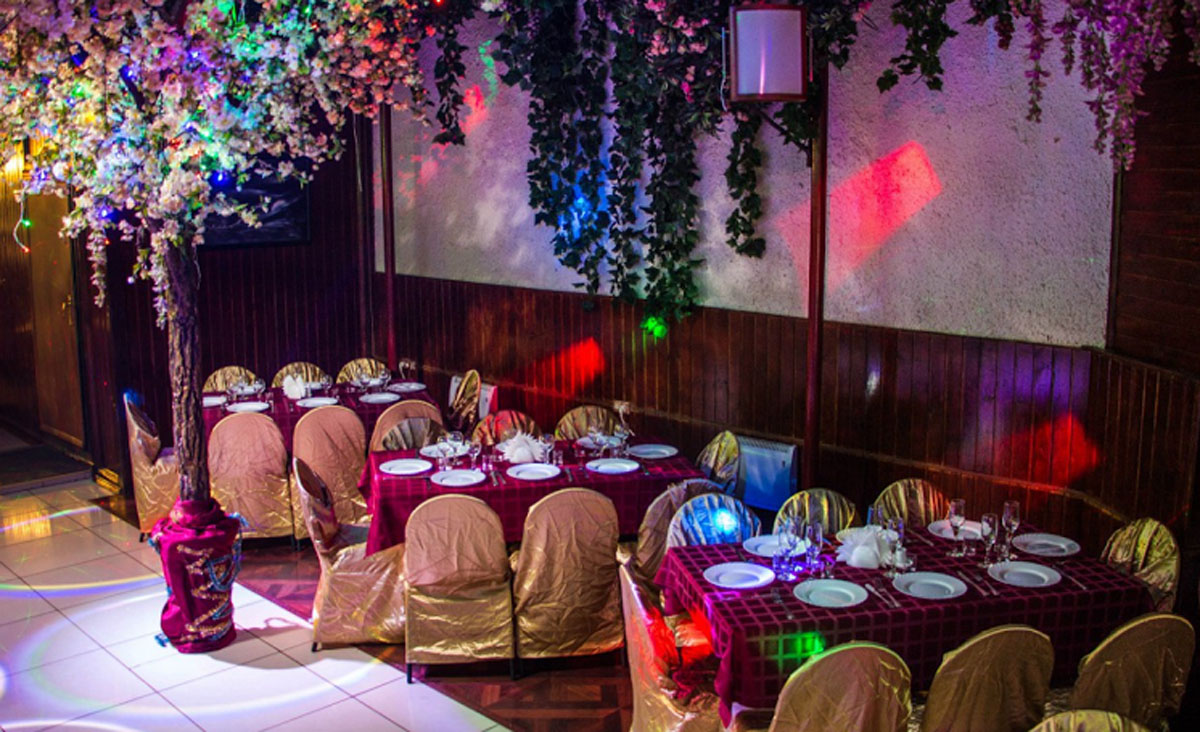 Зал на 100 человек — Ёлочка