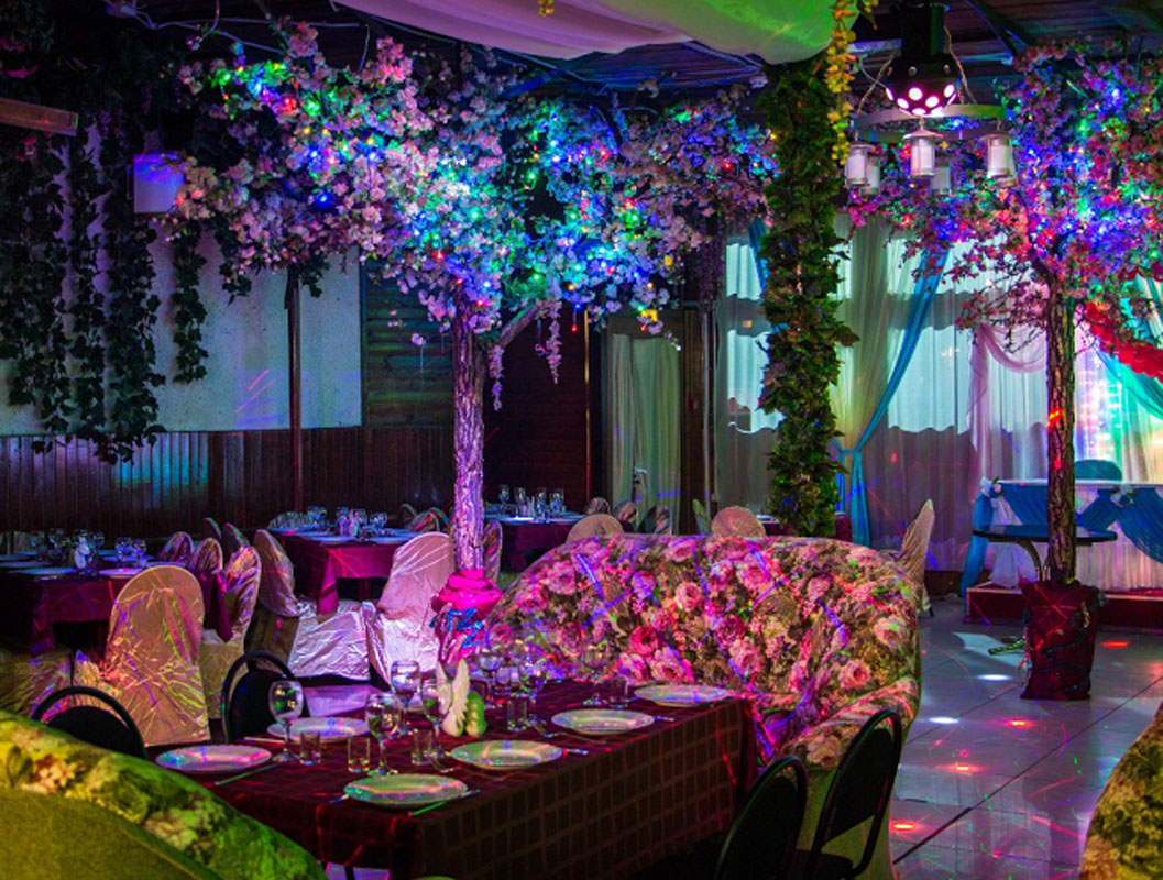 Зал на 100 человек — Ёлочка