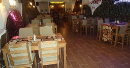 Основной зал — интерьер зала