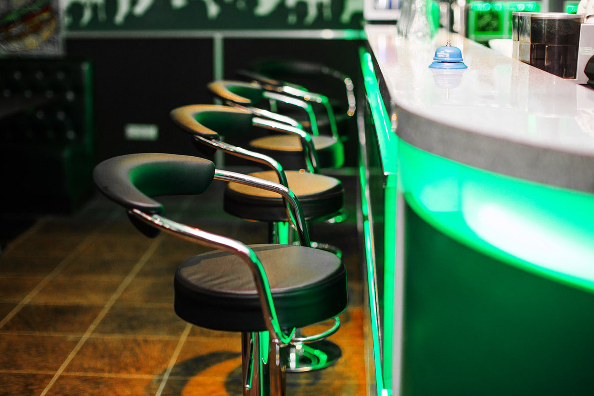 Основной зал — Клевер Бар