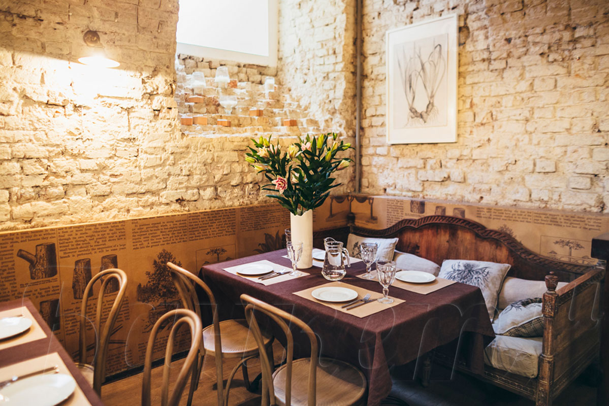 Зал со сводами — Кафе Март
