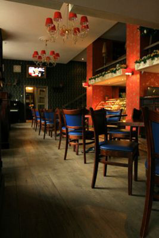 Основной зал — Коммун кафе