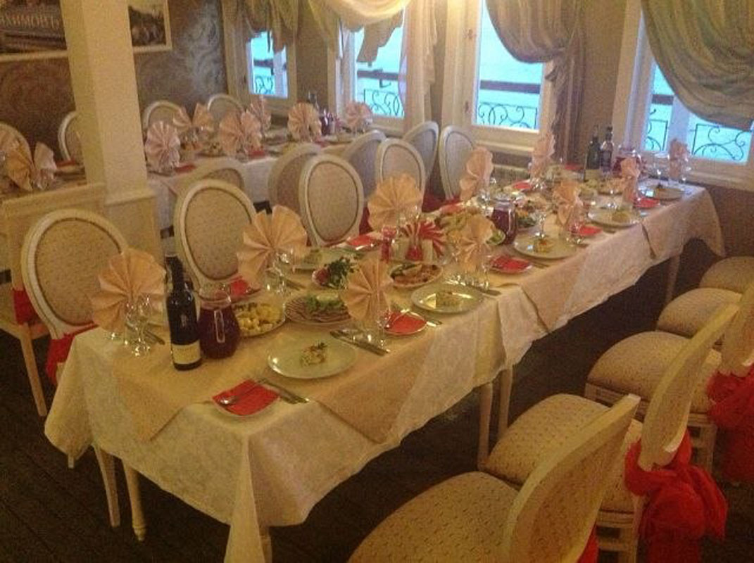 Основной зал — Старая Пристань