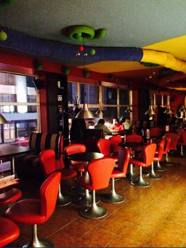 Основной зал — HundertWasser