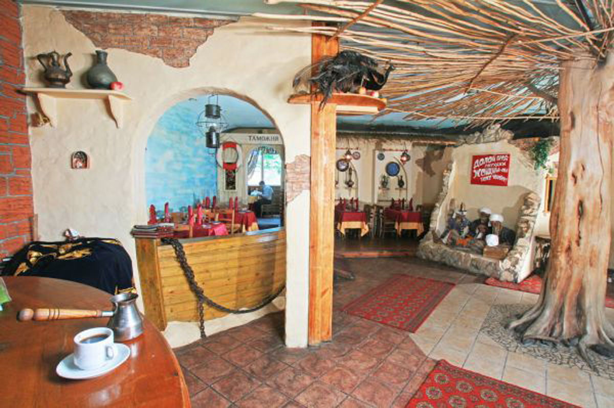 Основной зал — Белое Солнце