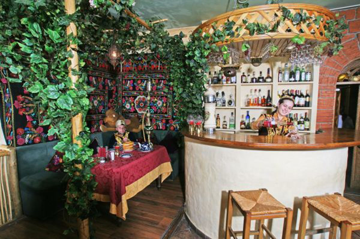 Основной зал — Белое Солнце