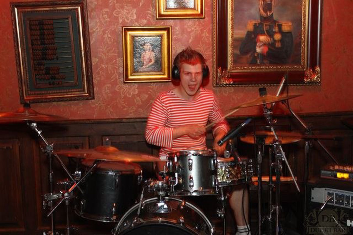 Основной зал — Дудки Бар