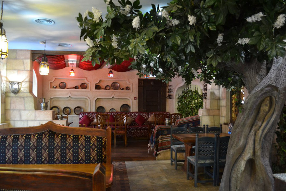 Основной зал — Шеш-Беш