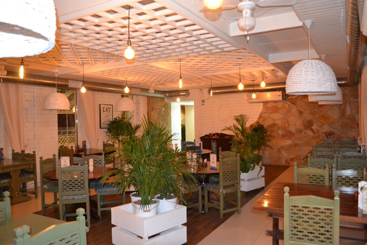 Основной зал — Шеш-Беш