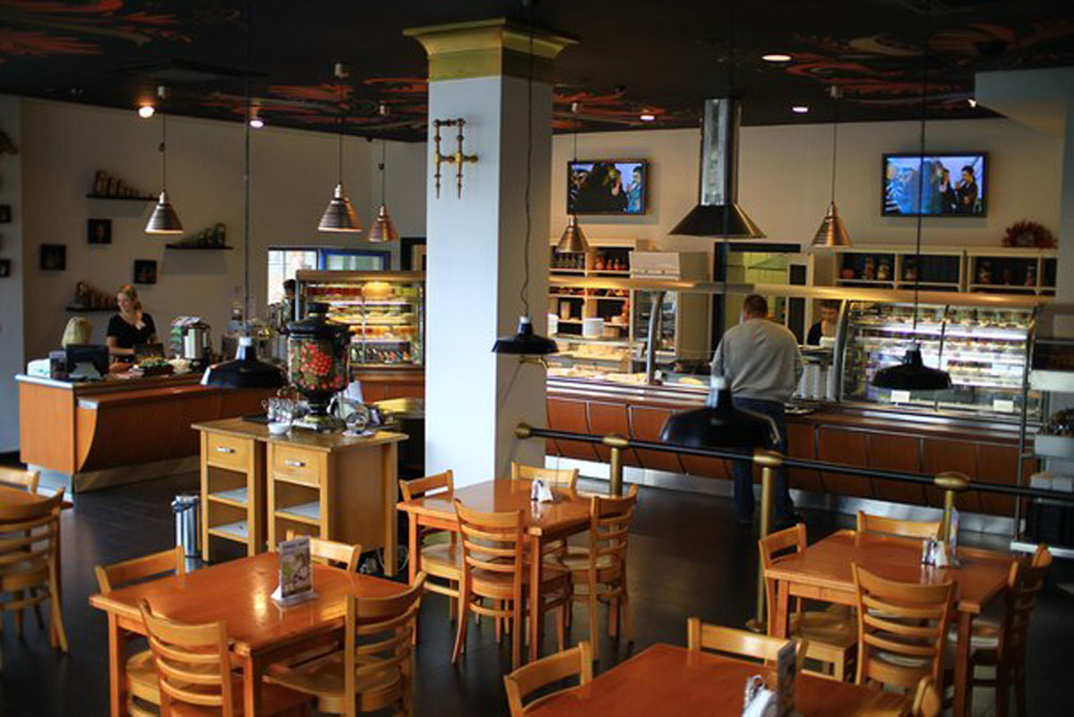 Основной зал — Избушка на улице Ленина