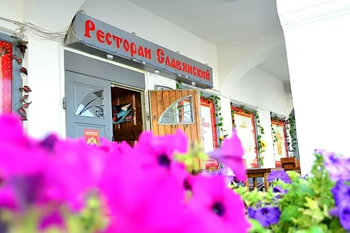 Основной зал — Ресторан Славянский