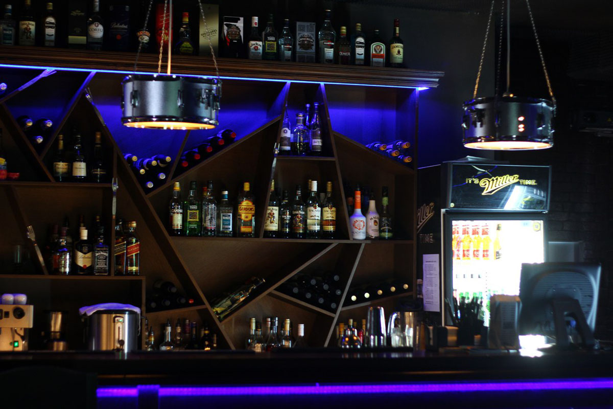 Основной зал — Хэдлайнер