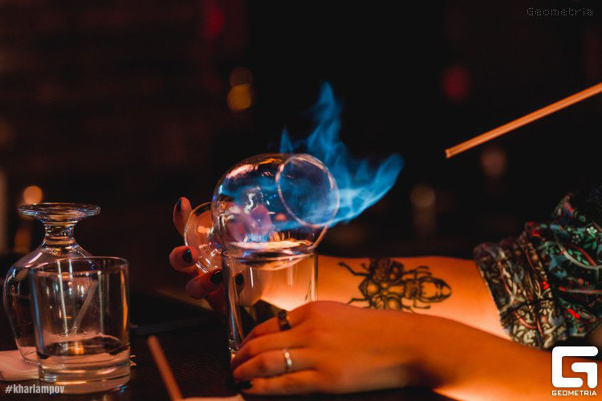 Основной зал — Хэдлайнер