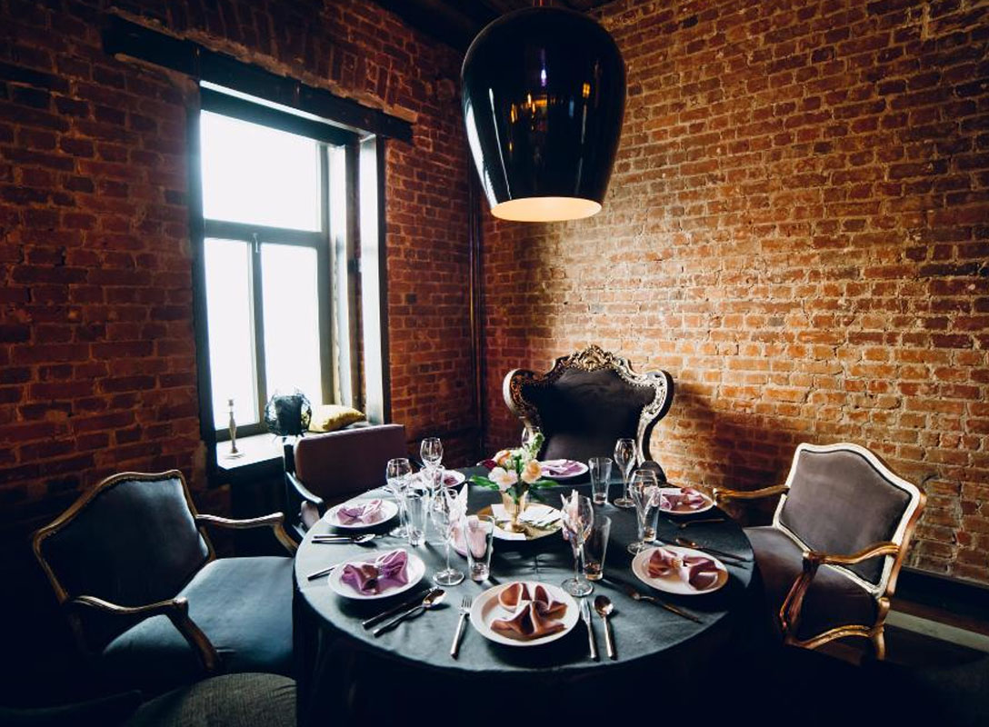 Основной зал — Шоу-бар Центральный