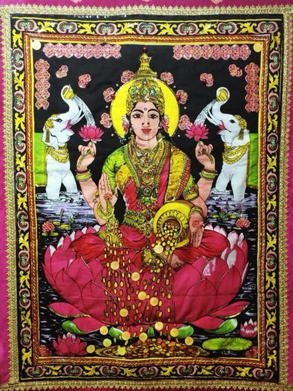 Основной зал — Счастье есть на улице Горная