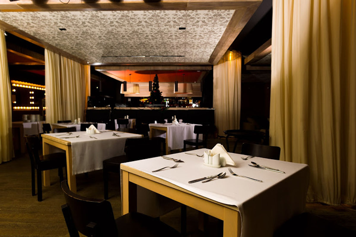 Основной зал — Ресторан-клуба Волга