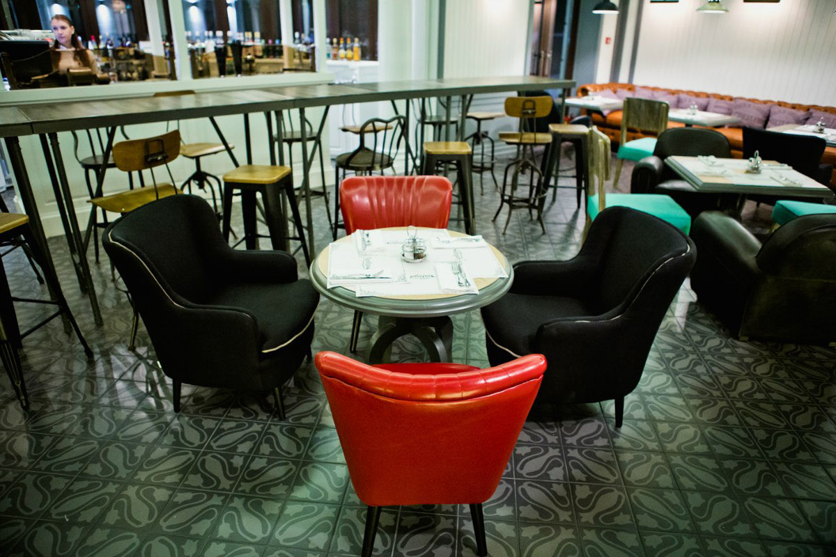 Основной зал — Караоке-бар Варвара