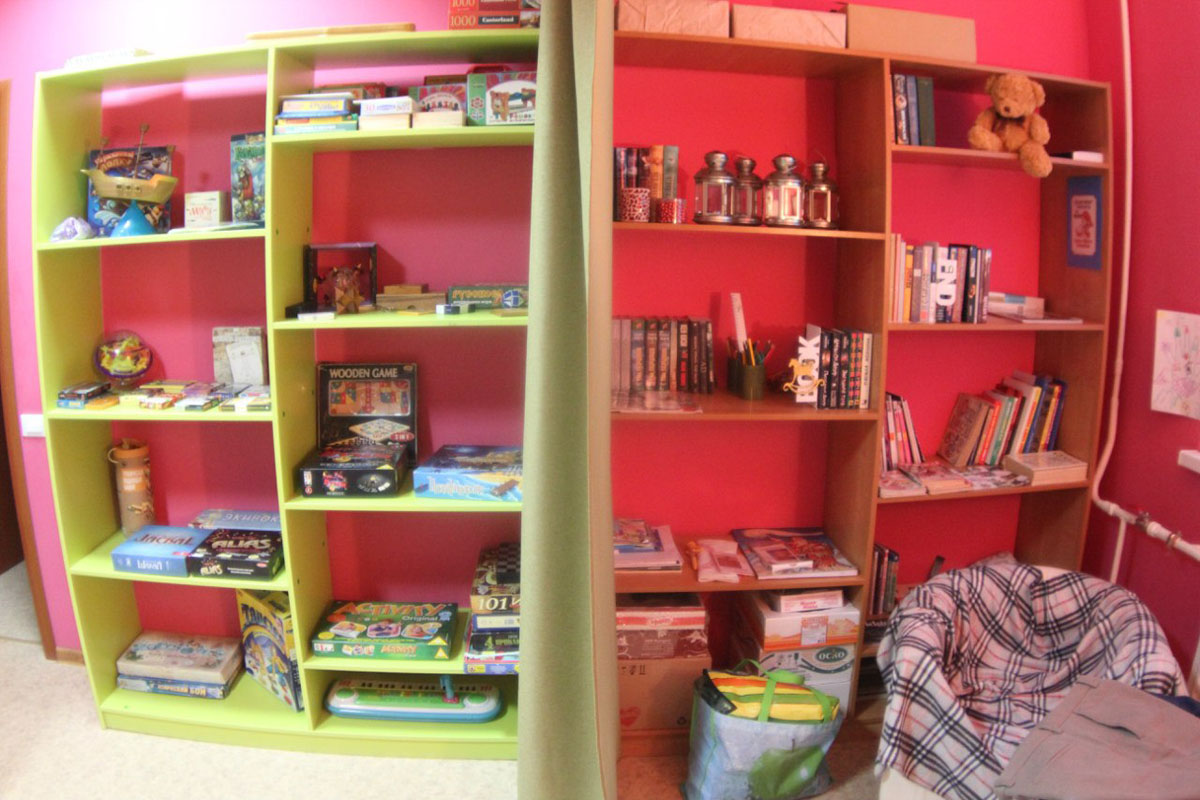 Основной зал — Нереальное кафе на Профсоюзной улице