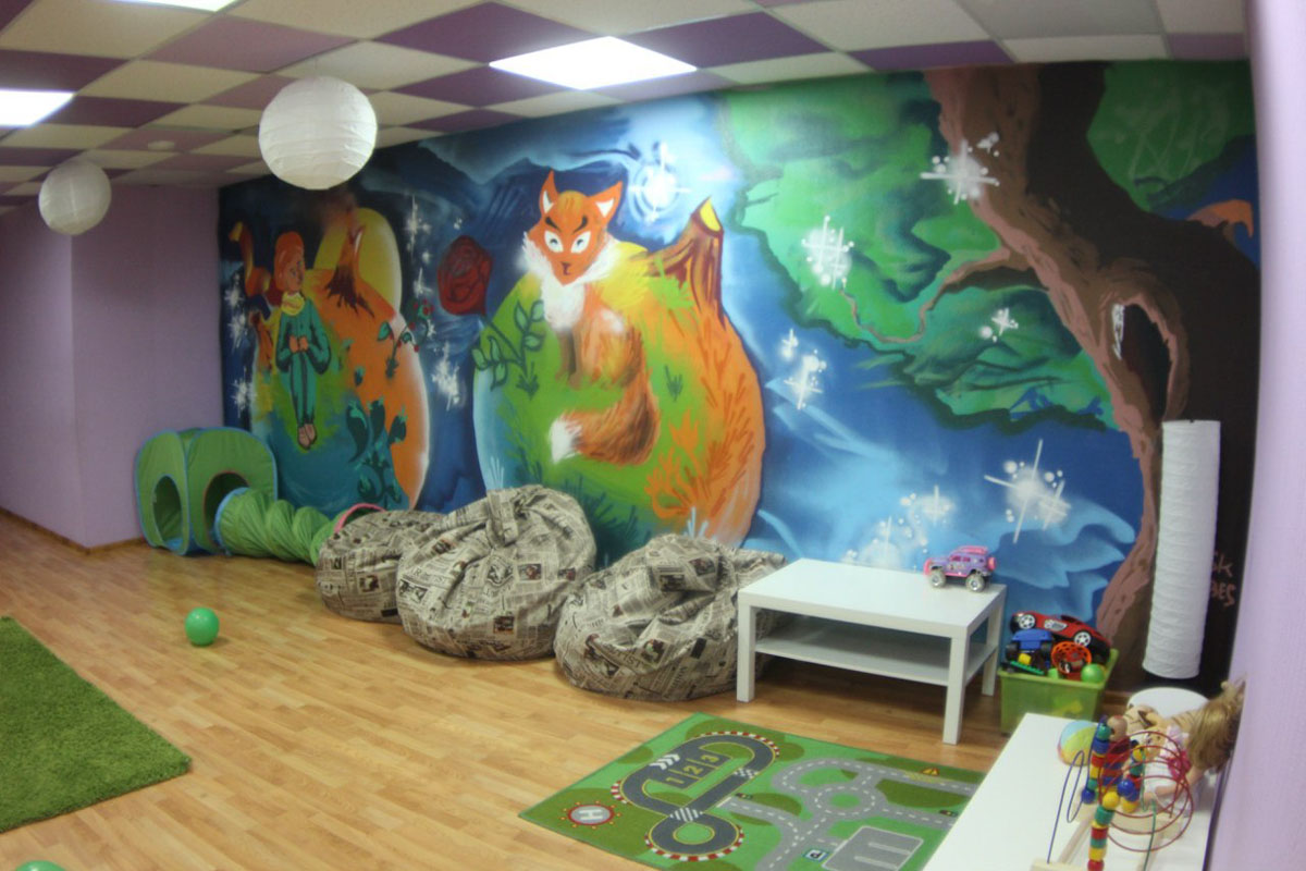 Основной зал — Нереальное кафе на Профсоюзной улице