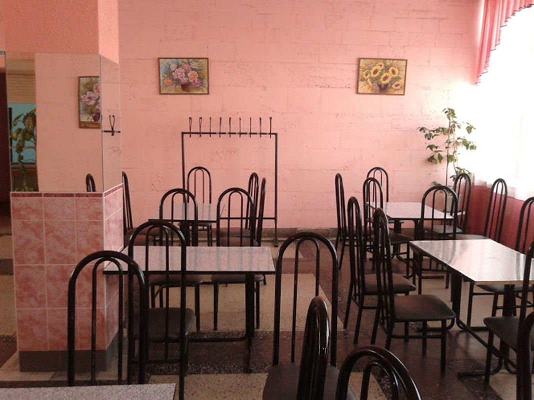 Основной зал — Чёрная пирамида