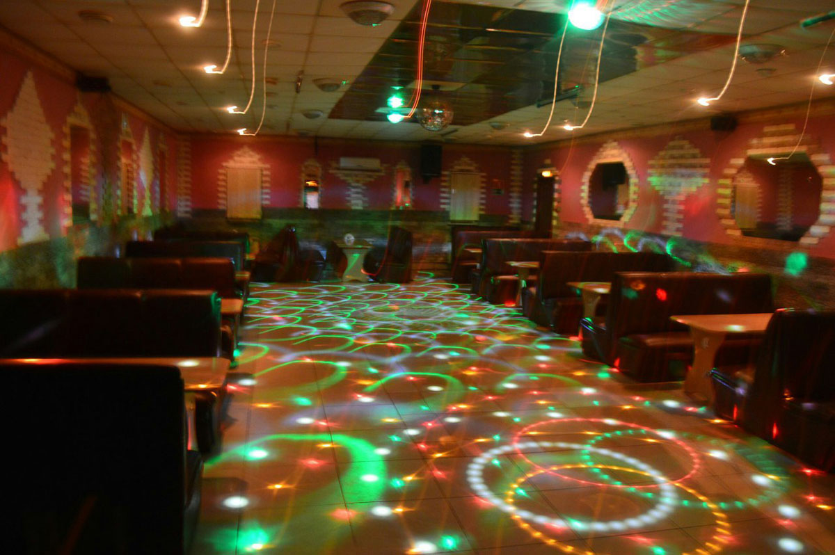 Основной зал — Чинар